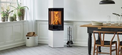 Biały piec Scan 80 w skandynawskim wnętrzu